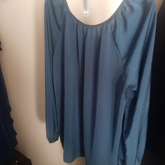 Blue blouse - Picture 2 of 2